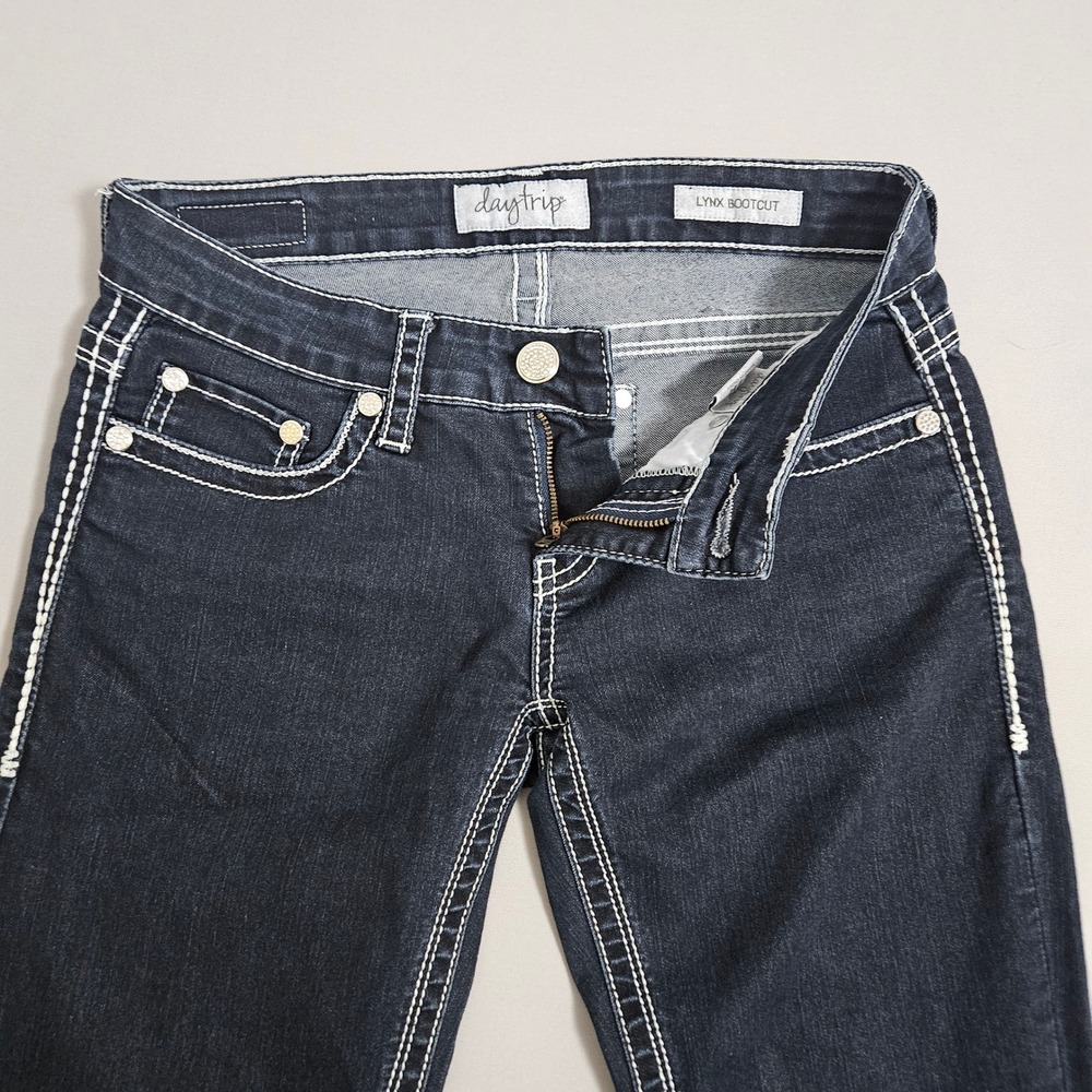 Daytrip Lynx Bootcut Jeans‎ Dark Wash Thick Stitch Western Cowgirl Mid-Rise 27R - Picture 3 of 12